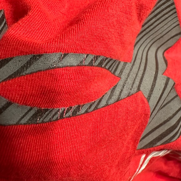 Under Armour tshirt - Picture 3 of 4